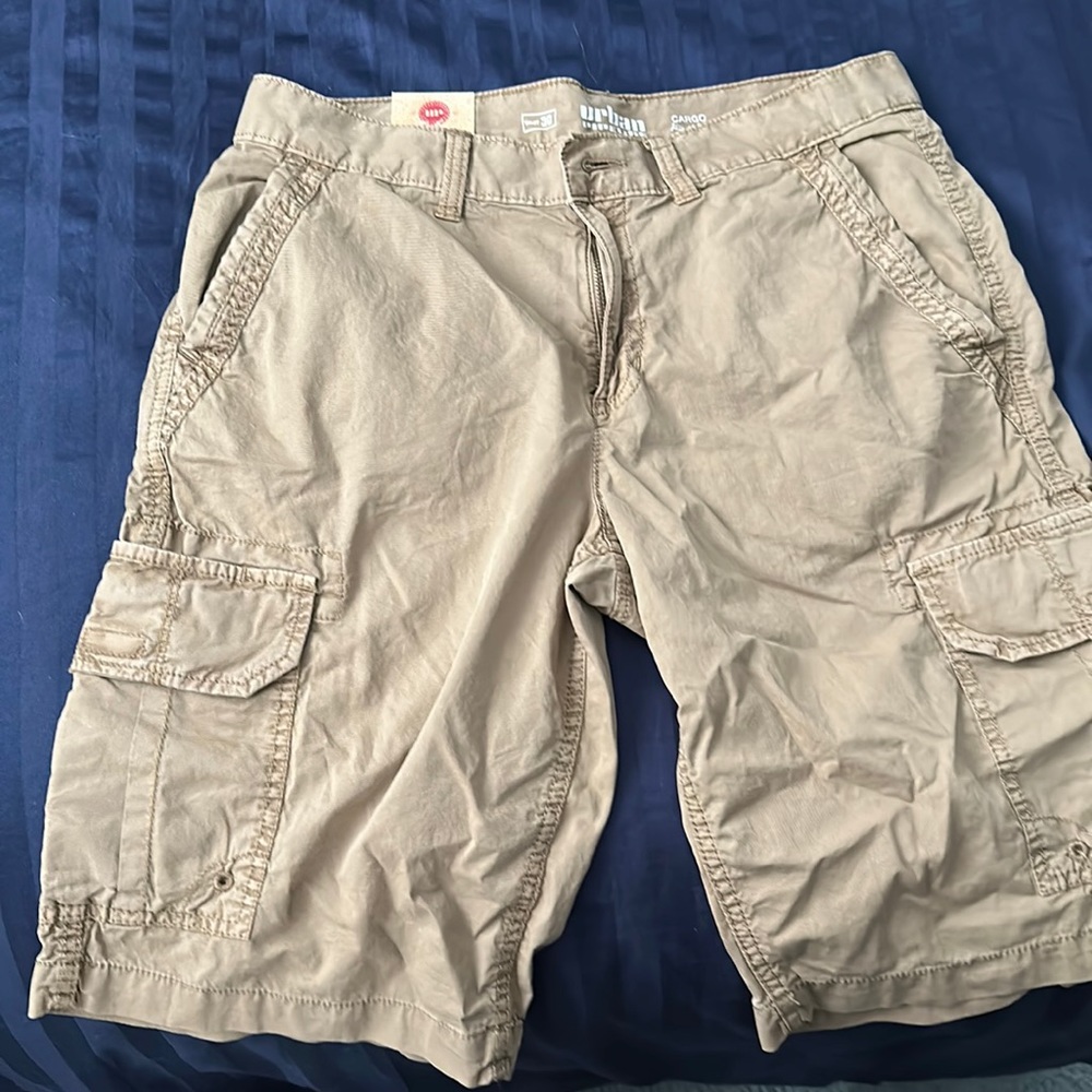 Men’s cargo shorts
